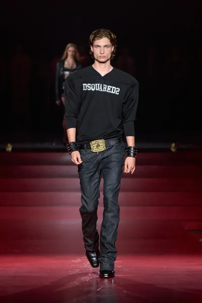 Look 37